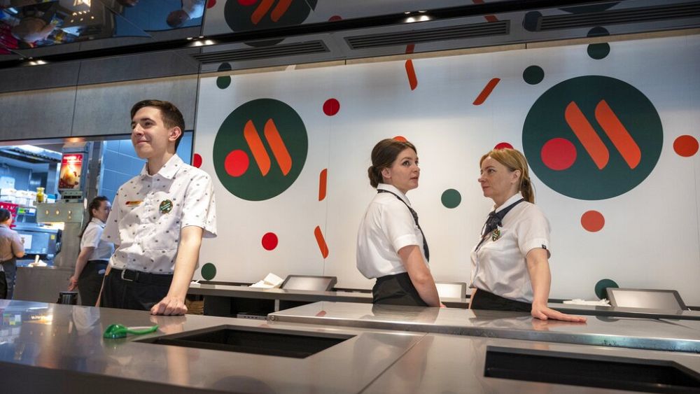  Tasty And That s It Russia s Knock off McDonald s Goes International 