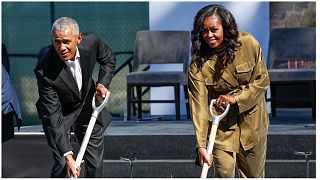 باراك وميشال أوباما خلال الإعلان عن بداية الأشغال