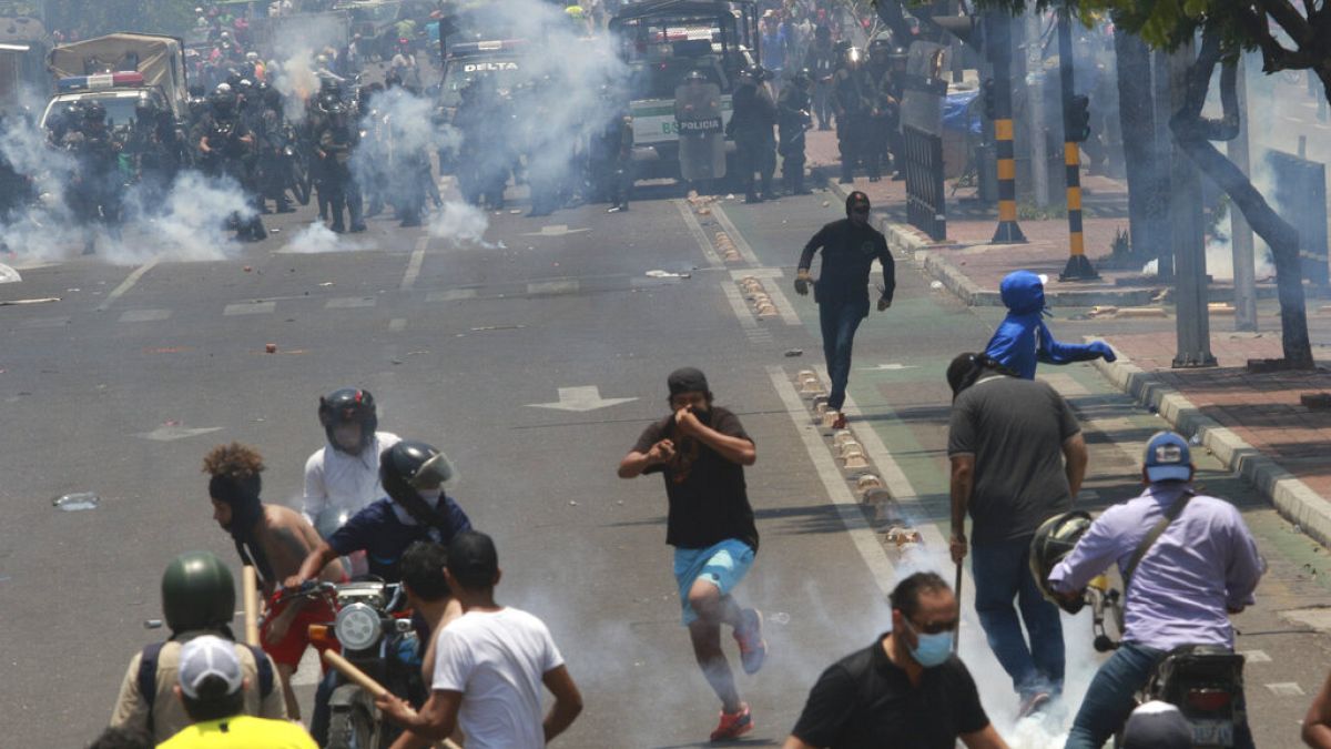Straßenkämpfe in Sata Cruz