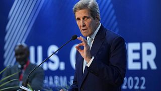 Спецпосланник президента США по вопроса климата Джон Керри выступает на климатическом саммите ООН СОР27