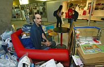 مهران کریمی ناصری، فرودگاه شارل دوگل در سال ۲۰۰۴ میلادی و در ۵۹ سالگی