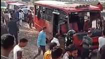 Mısır'da bir yolcu otobüsünün kanala düşmesi sonuce en az 21 kişi yaşamını yitirdi 