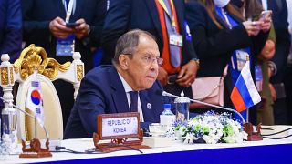 وزير الخارجية الروسي سيرجي لافروف خلال قمة رابطة دول جنوب شرق آسيا (آسيان) في العاصمة الكمبودية فنومبينه