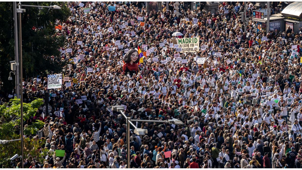 مظاهر ة حاشدة في مدريد للدفاع عن النظام الصحي في العاصمة