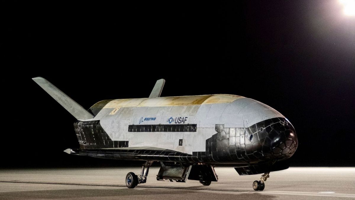 هواپیمای فضایی بدون سرنشین خورشیدی «ایکس-۳۷بی»