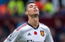 Cristiano Ronaldo az angol első osztályú labdarúgó-bajnokságban játszott Aston Villa - Manchester United (3-1) mérkőzésen Birminghamban 2022. november 6-án