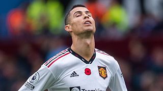 Cristiano Ronaldo az angol első osztályú labdarúgó-bajnokságban játszott Aston Villa - Manchester United (3-1) mérkőzésen Birminghamban 2022. november 6-án