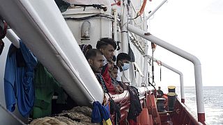 Menekültek az Ocean Viking fedélzetén 