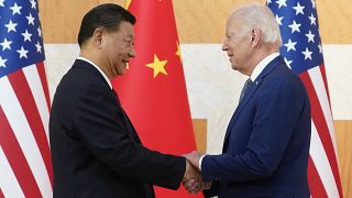 ABD Başkanı Joe Biden (sağ) ile Çin Devlet Başkanı Şi Cinping, Bali'de görüştü
