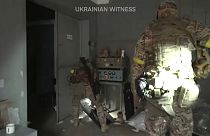 Kherson, le truppe ucraine sgomberano gli edifici