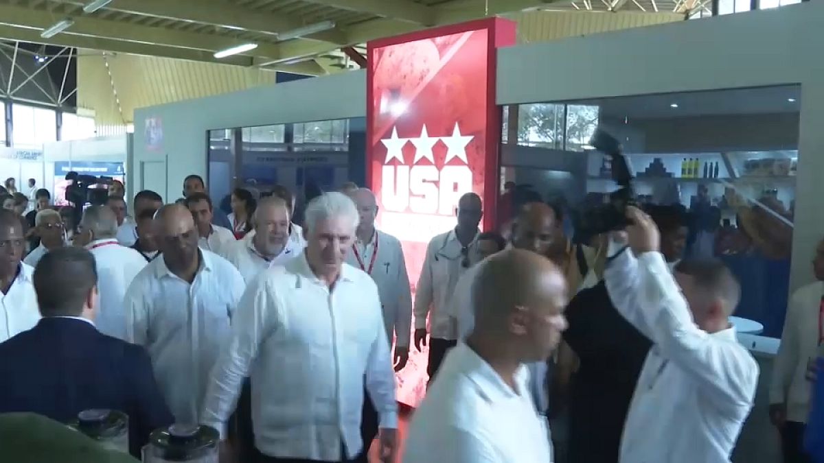 El presidente de Cuba, Miguel Díaz-Canel al llegar a la Feria Internacional