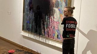 تخريب لوحة "موت وحياة" الشهيرة للرسام النمساوي غوستاف كليمت بمتحف في فيينا.