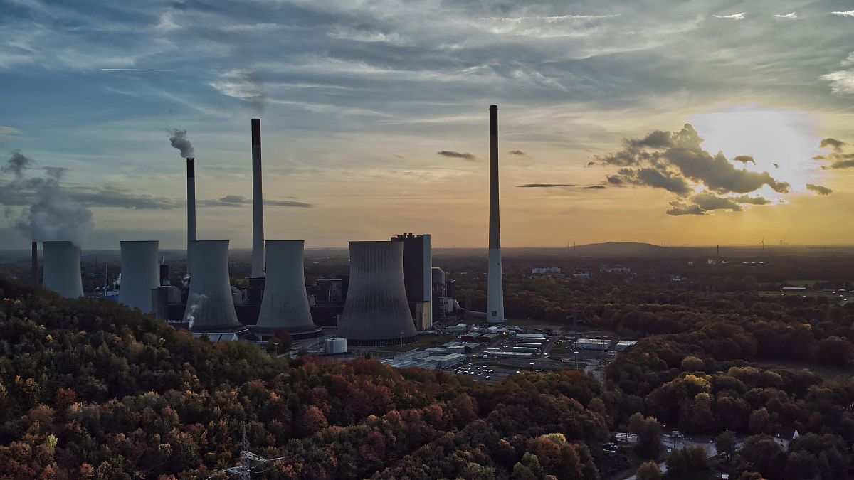 В 2023 году Германию и Великобританию ожидает рецессия. Электростанция "Шольвен", Гельзенкирхен, Германия.