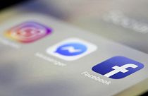 META bünyesindeki sosyal medya platformları Instagram ve Facebook uygulamalarının logoları