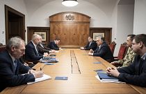 A kormányfő Védelmi Tanács ülésén a Karmelita kolostorban
