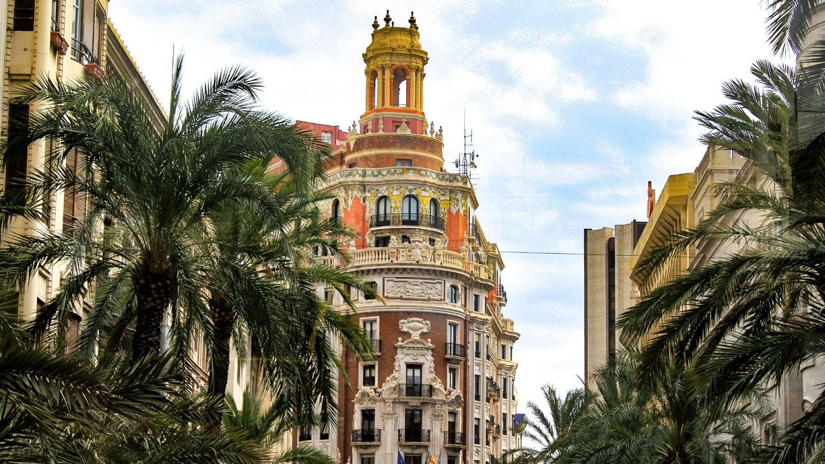 With its beaches, green spaces and buzzing nightlife, Valencia makes for the perfect weekend city break.