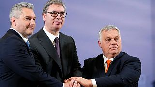 Az osztrák kancellár, a szerb elnök és a magyar kormányfő találkozója Belgrádban, 2022. november 16-án
