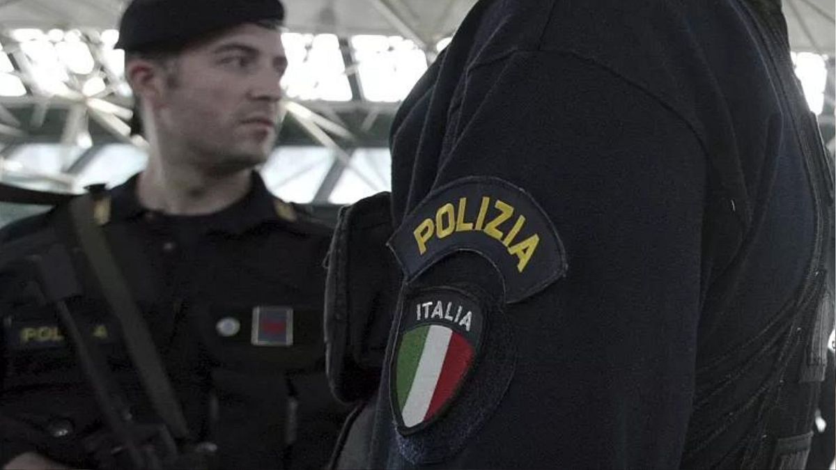 پلیس ایتالیا در فرودگاه رم