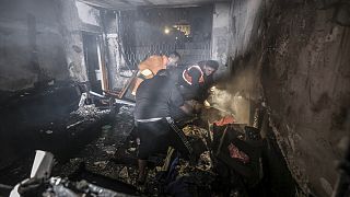 Gazze'nin kuzeyindeki Cebaliya Mülteci Kampı'nda bir binada çıkan yangında 7'si çocuk en az 21 kişi hayatını kaybetti