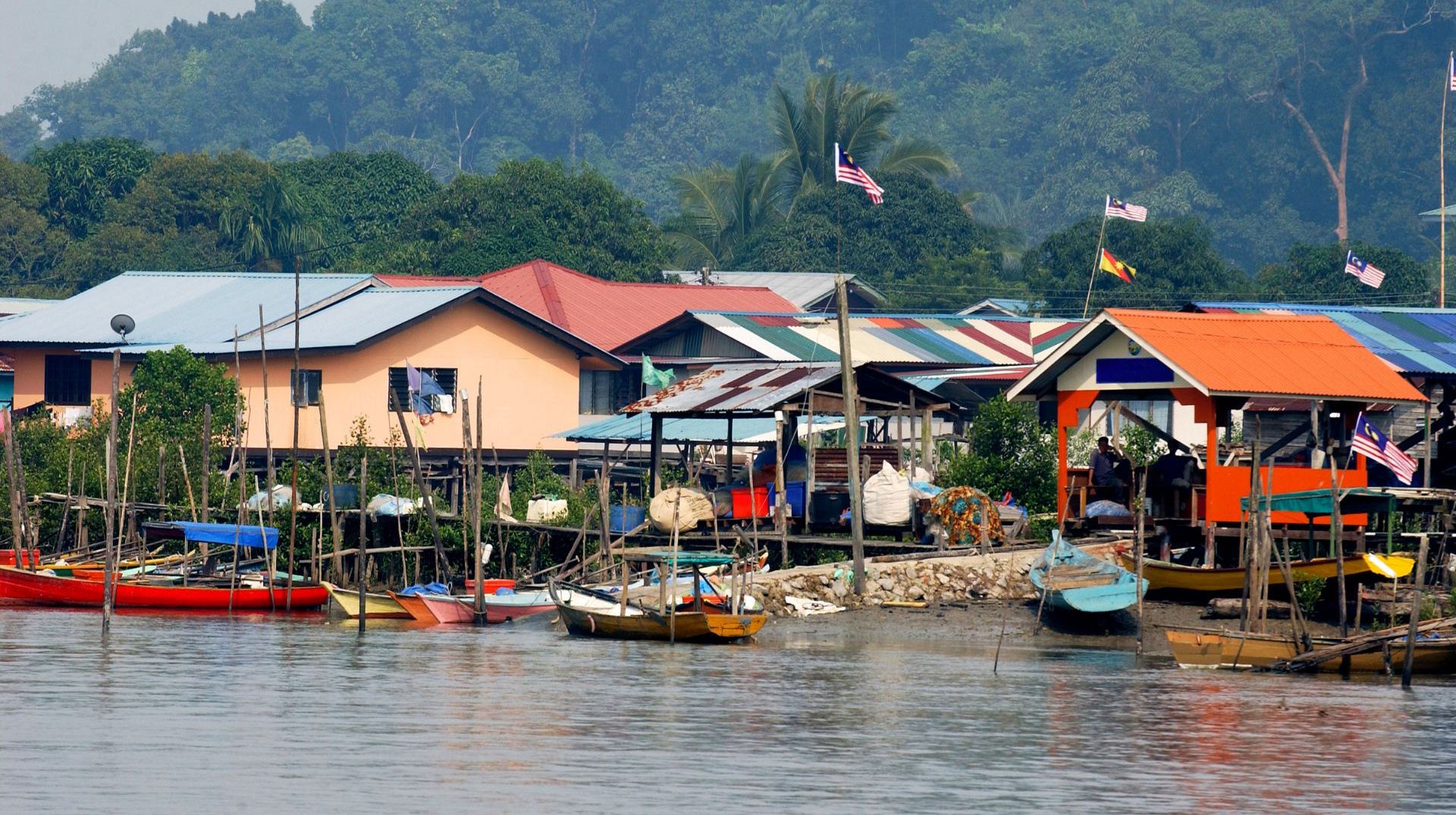 from-tea-plantations-to-fishing-villages-malaysia-has-hundreds-of