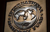 IMF-logó a szervezet washingtoni épületén
