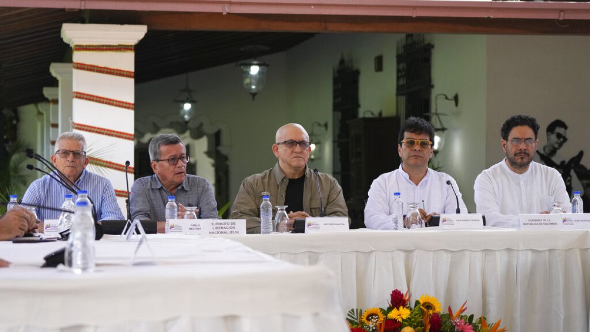 Kolombiya ve ELN delegeleri ekim ayında bir araya gelmişti (arşiv)