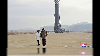 El dirigente norcoreano Kim Jong-un junto a su hija.