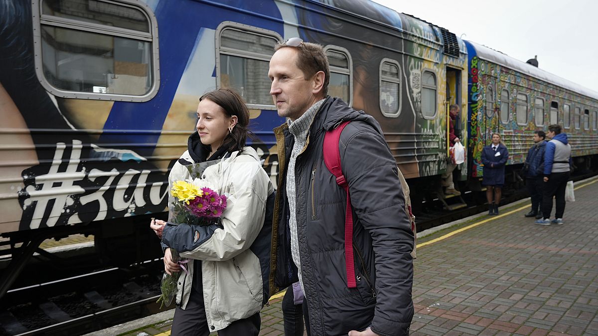 وصول أول قطار من كييف إلى خيرسون 19/11/2022