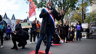 Депутат от левого альянса NUPES, журналист и экоактивист Эмрик Карон на акции противников корриды, Париж, 19 ноября 2022 года.