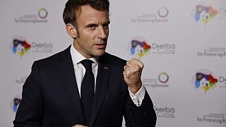 Fransa Cumhurbaşkanı Emmanuel Macron, Rusya'yı, "yağmacı emellerine hizmet etmek için" Afrika'da Fransa karşıtı propagandayı beslemekle suçladı