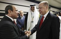 الرئيسان التركي رجب طيب إردوغان والمصري عبد الفتاح السيسي في قطر 