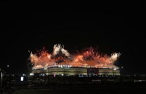 Des feux d'artifice explosent au-dessus du stade Al Bayt avant le début de la Coupe du monde à Al Khor, Qatar