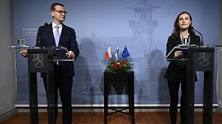 Sanna Marin finn és Mateusz Morawiecki lengyel miniszterelnök Helsinkiben