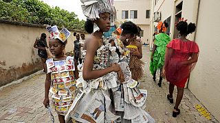 Nigeria : un défilé de mode contre la pollution plastique