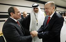 Cumhurbaşkanı Erdoğan FIFA 2022 Dünya Kupası açılışında düzenlenen resepsiyonda Mısır Devlet Başkanı Sisi ile görüştü