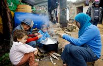 Lübnan Dağı'nın Şuf bölgesinde yer alan Ketermaya kasabasında barınmaya çalışan Suriyeli bir mülteci aile. Lübnan