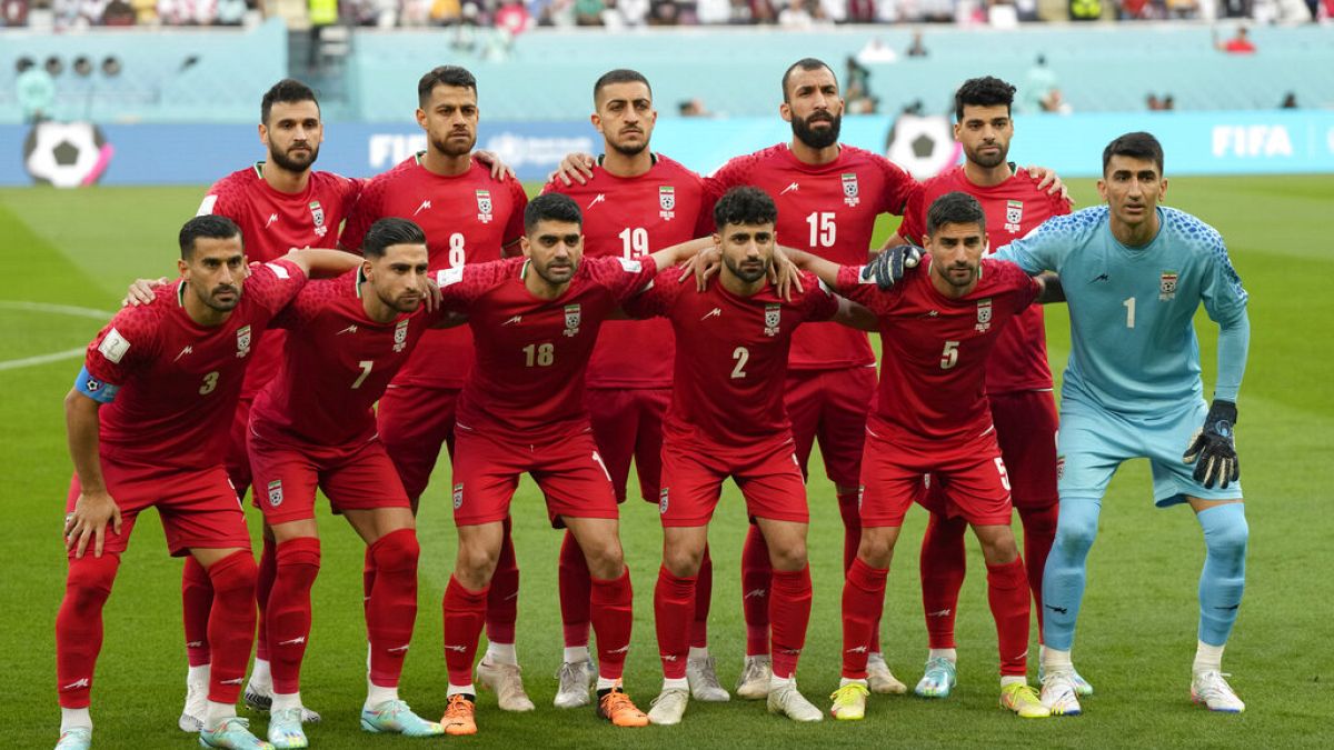 المنتخب الإيراني امتنع عن غناء النشيد الوطني الإيراني قبيل مباراته الأولى في مونديال قطر أمام خصمه انكلترا