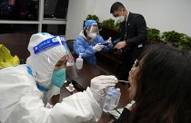 Testes ao vírus da Covid-19 na China