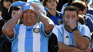 Aficionados argentinos decepcionados por la derrota en Buenos Aires, Argentina