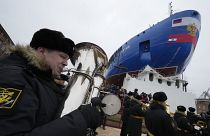 روسيا تدشن كاسحة جليد جديدة تعمل بالدفع النووي