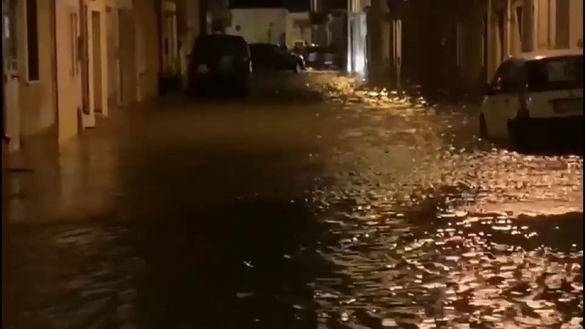 A heves esőzések miatt több folyó vízszintje emelkedni kezdett Olaszországban, néhol áradások is vannak.