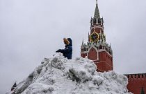 Спасская башня в снегу, Москва, 22 ноября 2022 г.