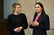Министр иностранных дел Канады Мелани Жоли и Светлана Тихановская в Оттаве, 22 ноября 2022 г.