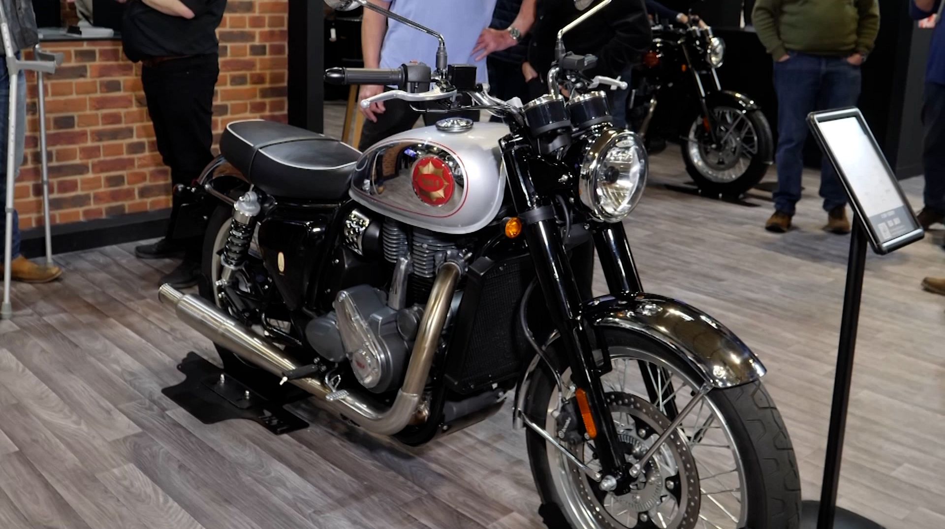 Classic British Motorcycle Brands On The Big Comeback | Euronews