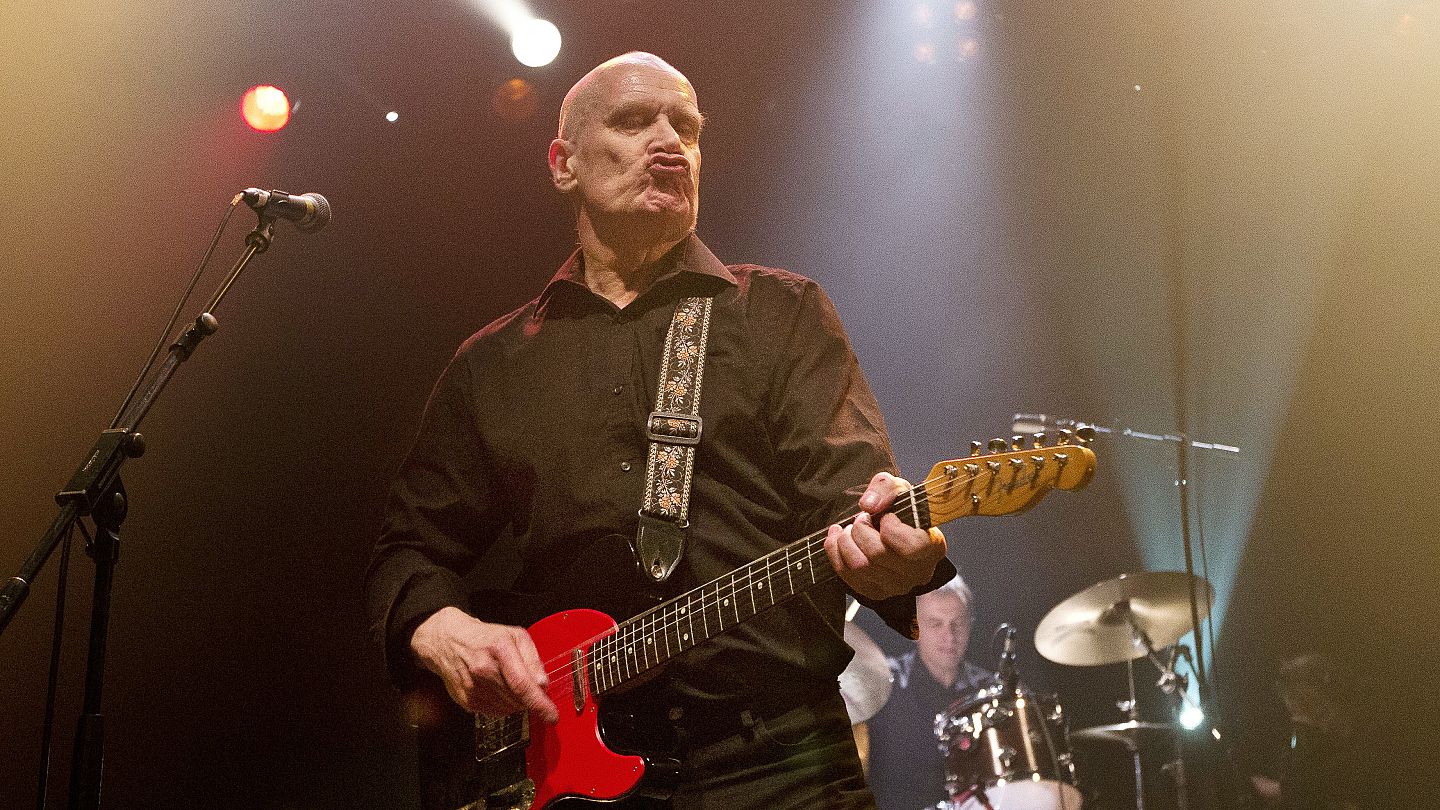 Dr. Feelgood guitarist and 'Game of Thrones' star Wilko Johnson star dies  aged 75 | Euronews