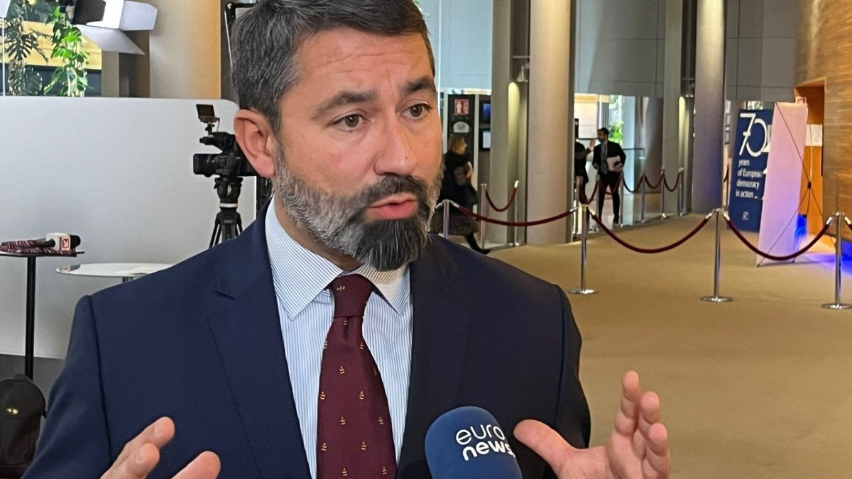 Hidvéghi Balázs, a Fidesz EP-képviselője nyilatkozik az Euronewsnak