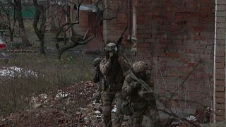 جنود أوكرانيون خلال عمليات تدريب