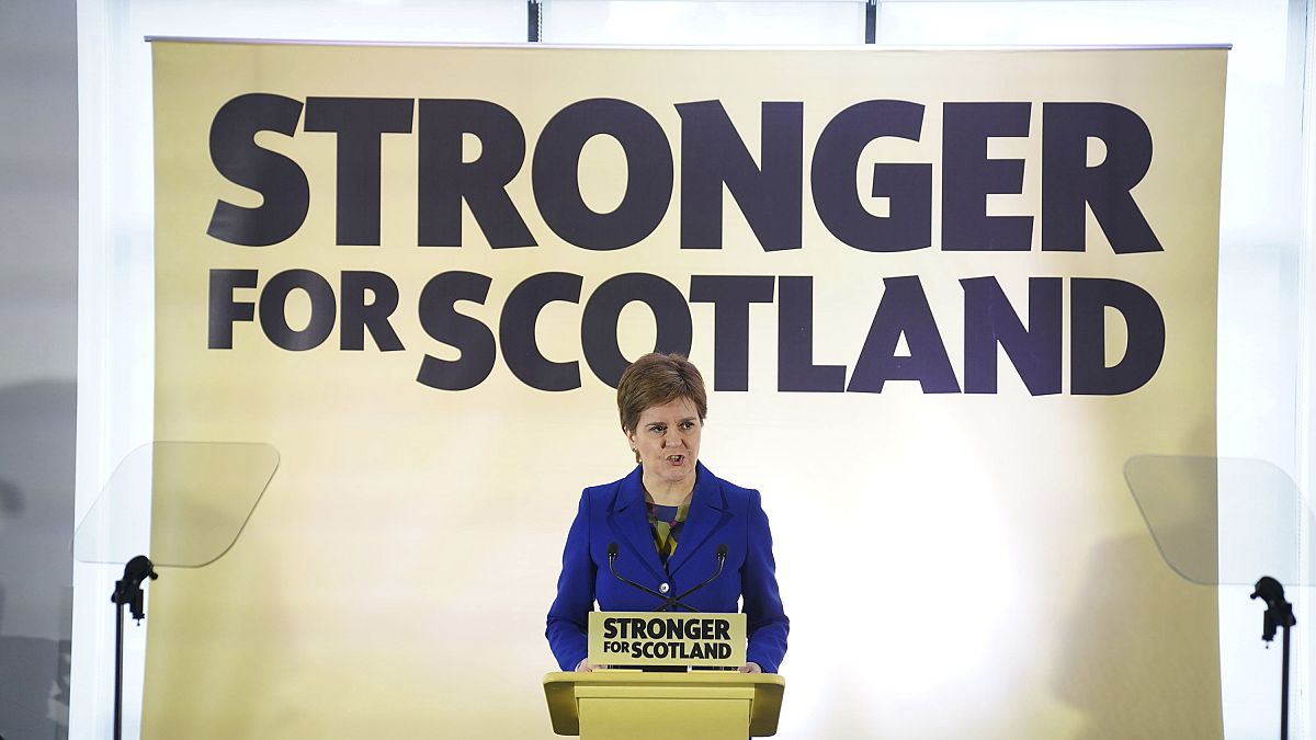 Nicola Sturgoen skót első miniszter sajtótájékoztatót tart azok után, hogy kiderült: nem írhat ki népszavazást Skócia függetlenségével kapcsolatban