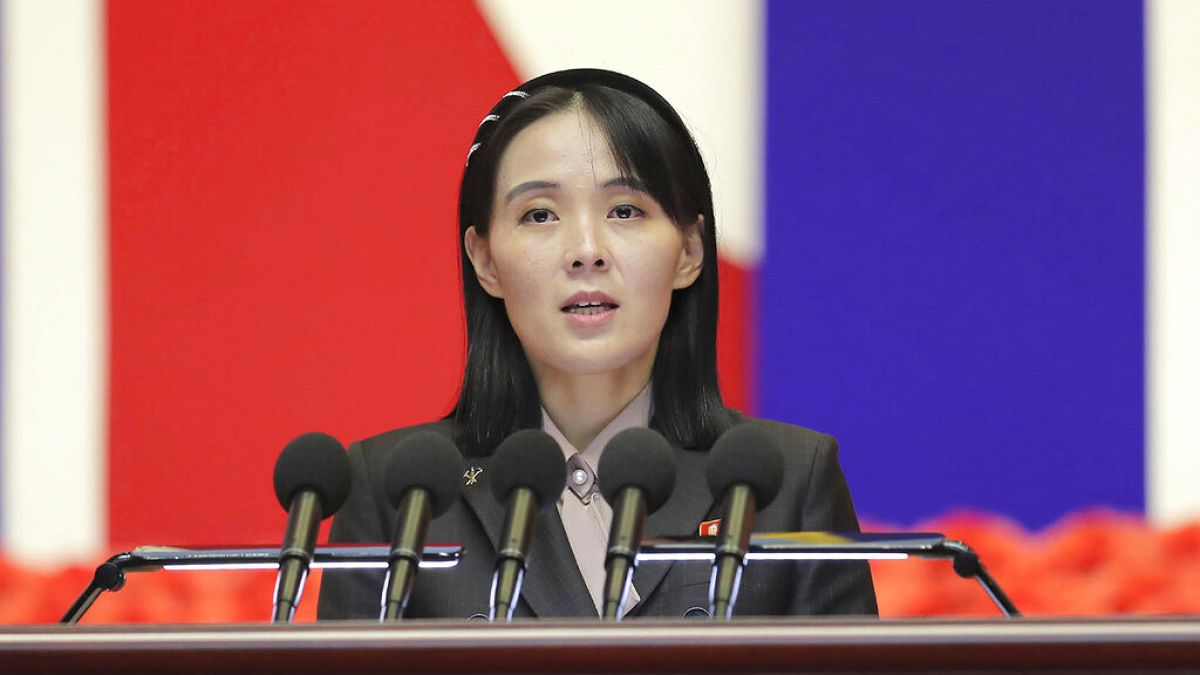 Kuzey Kore lideri Kim Jong Un'un kız kardeşi Kim Yo Jong,