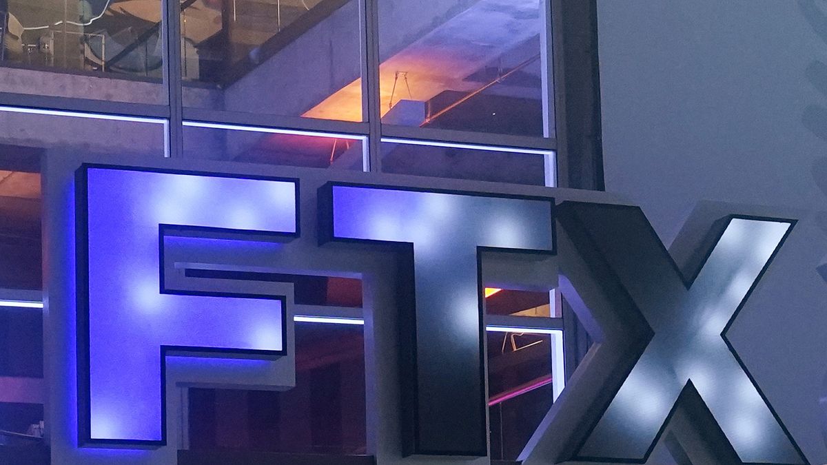 شعار شركة إف تي إكس التي أعلنت إفلاسها وهي ثالث أكبر شركة عالمياً للعملات المشفرة 